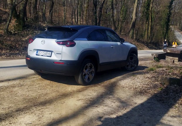 Mazda MX-30 Launch Edition Luxury Test