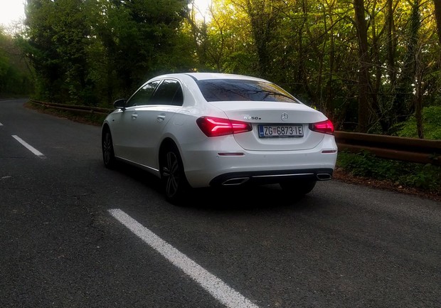 Mercedes-Benz A 250 e Limuzina TEST