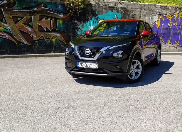 Nissan Juke 1.0 DIG-T 117 N-Connecta TEST Nissan Juke 1.0 DIG-T 117 N-Connecta TEST
