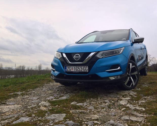 Nissan Qashqai 1,6 dCi Tekna 4WD TEST Nissan Qashqai 1,6 dCi Tekna 4WD TEST
