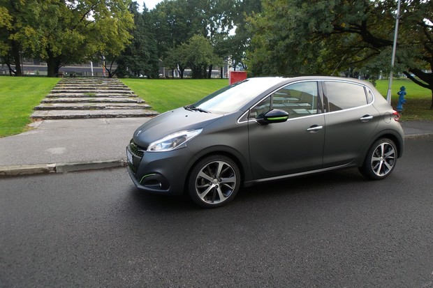 Peugeot 208 1.6 BlueHDi 100 Allure TEST