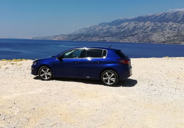 Peugeot 308 Allure 1.5 BlueHDi 130 TEST