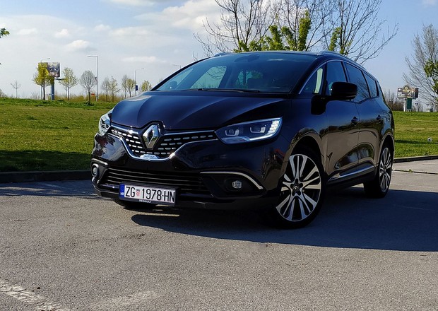 Renault Grand Scenic Initiale Paris TEST