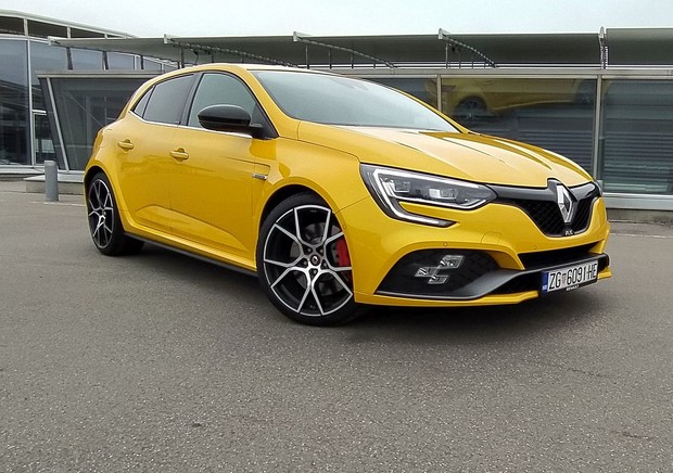 Renault Megane R.S. Trophy 300 TEST