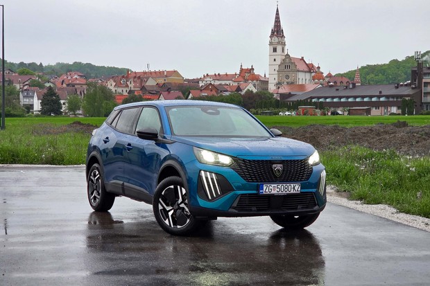 TEST: Peugeot 2008 Business e-DCS6 110