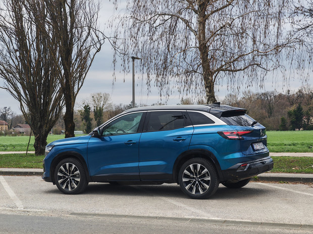 TEST Renault Austral Techno E-Tech Hybrid 200