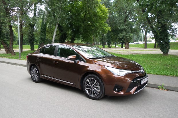 Toyota Avensis 2.0 D-4D Style TEST
