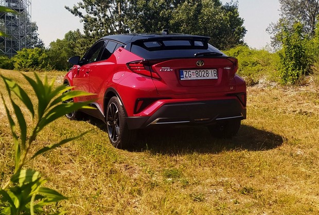 Toyota C-HR 2.0 Hybrid GR Sport TEST