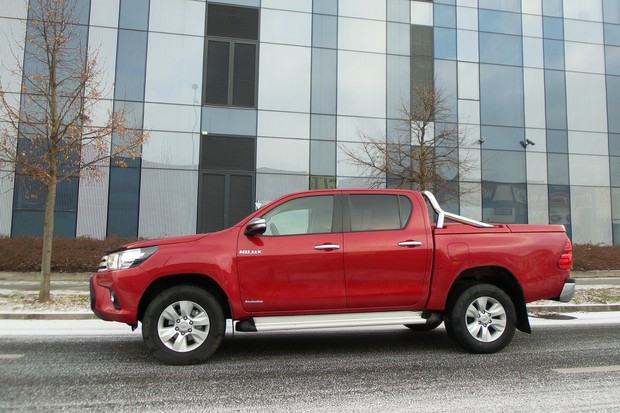 Toyota Hilux 2.4 D-4D 150 City 4x4 TEST