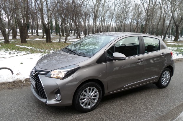 Toyota Yaris 1,33 Dual VVT-i Lounge+ TEST Toyota Yaris 1,33 Dual VVT-i Lounge+ TEST