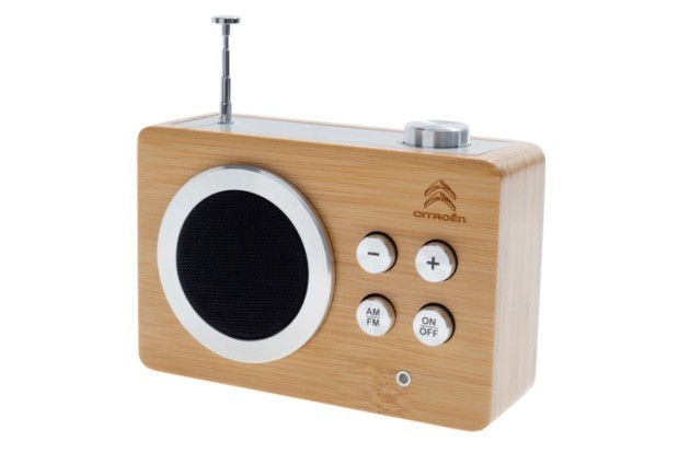 Citroen budilica, radio, kofer, na pedale... Citroen budilica, radio, kofer, na pedale...