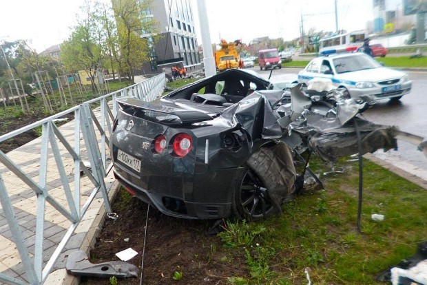 Strašno! Milijuni nestali u sekundi – nesreće sportskih automobila Strašno! Milijuni nestali u sekundi – nesreće sportskih automobila