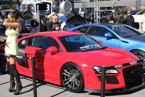 Crveni superautomobili na SEMA tuning show u Las Vegasu